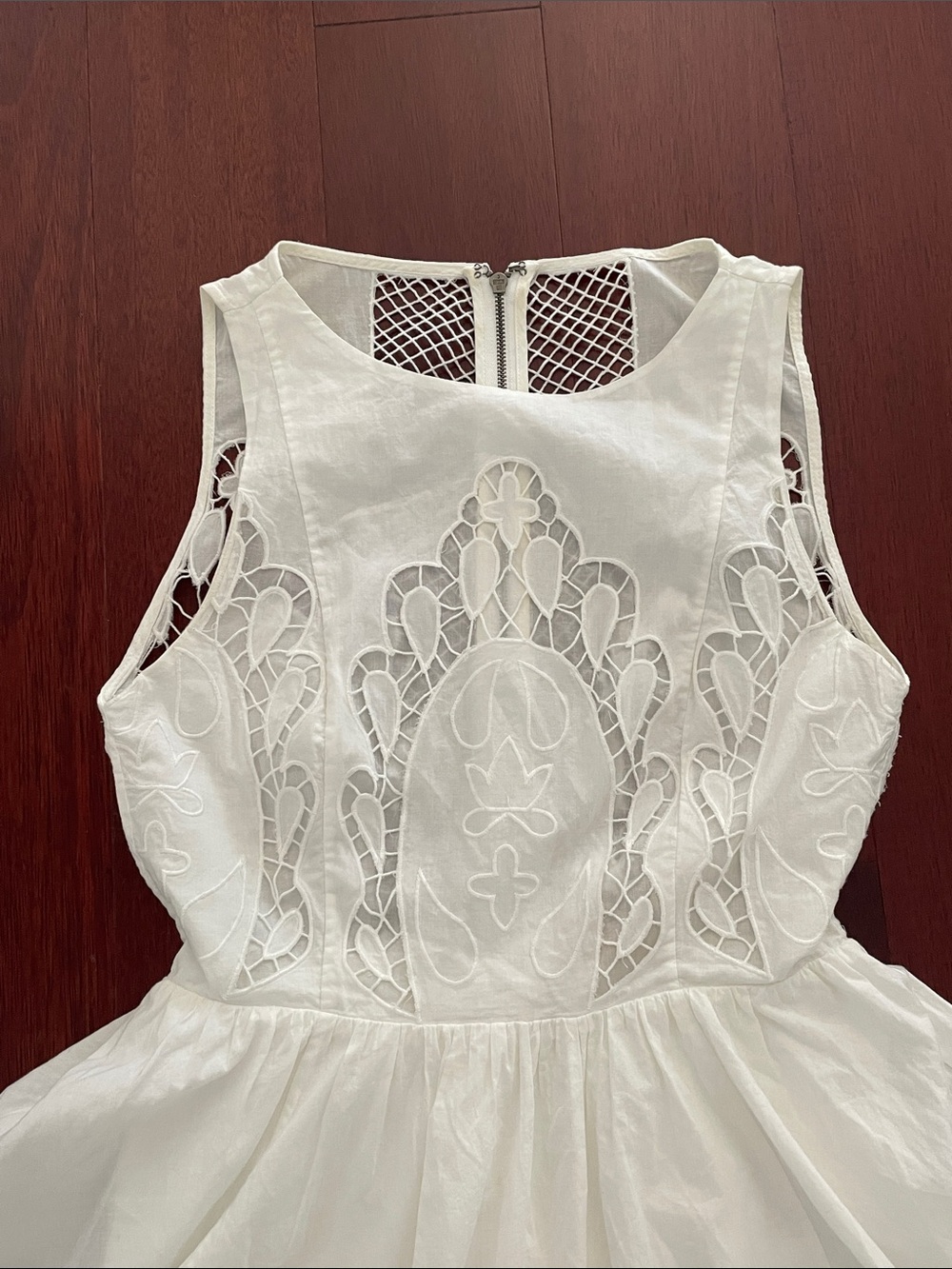 Alice + Olivia White Lace Fit & Flare dress - Picture 7 of 17